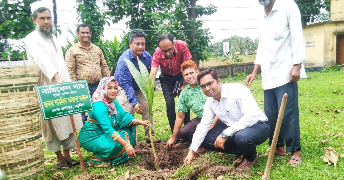 জুলাই যোদ্ধাদের স্মরণে ‘এক শহিদ, এক বৃক্ষ’ কর্মসূচি’