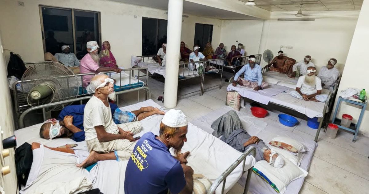 বরগুনার পাথরঘাটায় 'নুরুল ইসলাম মনি ফাউন্ডেশনের উদ্যোগে' এক হাজার মানুষ পেলেন বিনামূল্যে চক্ষু চিকিৎসা