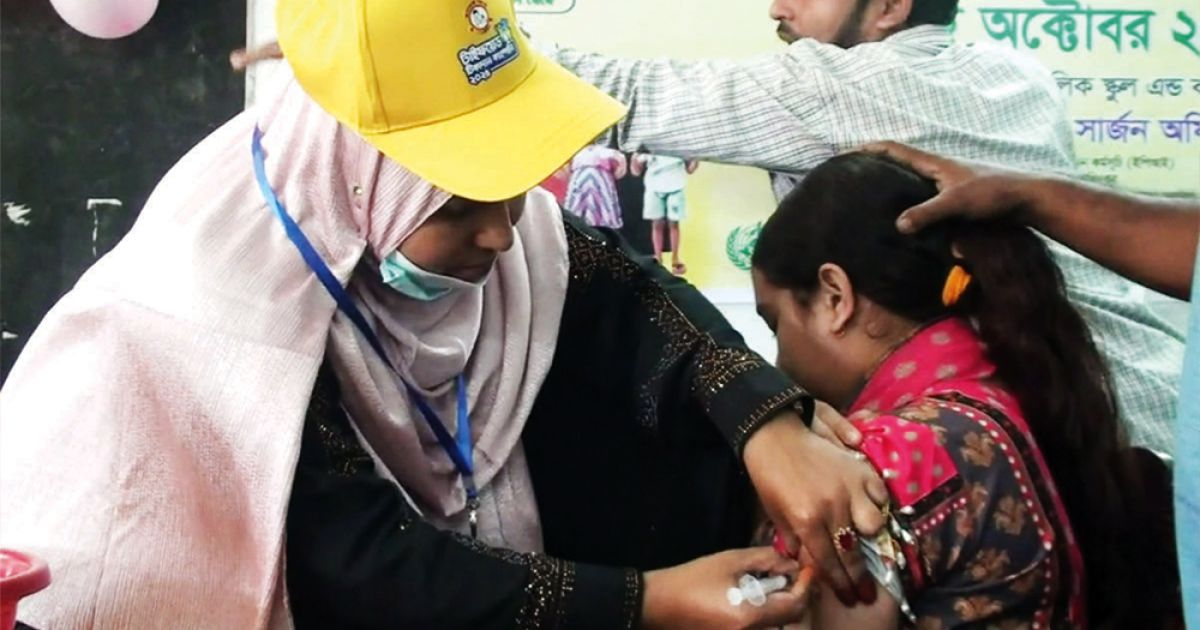 দেশে প্রথমবারের মতো টাইফয়েড টিকা দেওয়া শুরু