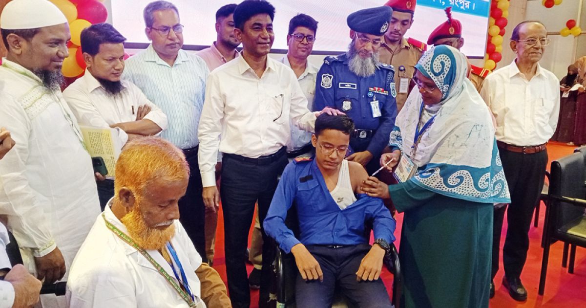 দেশে প্রথমবারের মতো টাইফয়েড টিকা দেওয়া শুরু