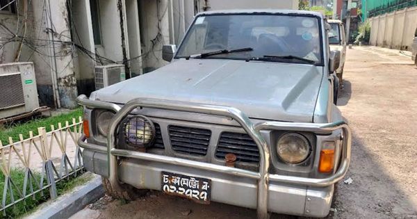 সরানো হলো বাবরের সেই গাড়ি