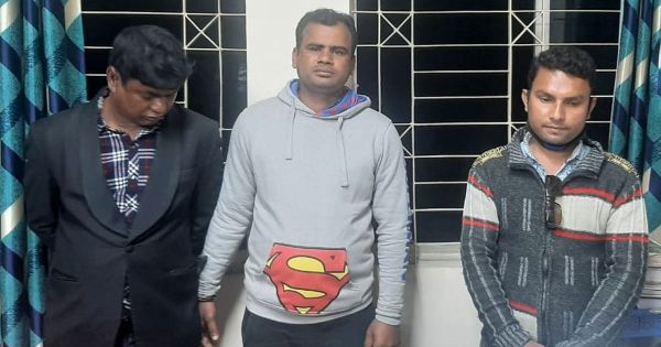 ভুয়া পরিচয়ে ‘চাঁদাবাজি’: তিনজনকে পুলিশে সোপর্দ