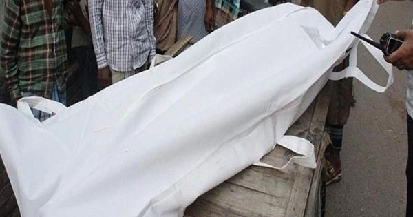 সড়কের পাশে পড়েছিল যুবকের রক্তাক্ত দেহ