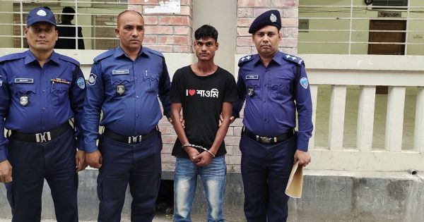 ধর্ষণচেষ্টার সময় চিৎকার করায় ওড়না পেচিয়ে হত্যা