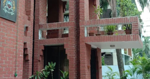 রাজনৈতিক উত্তাপের মধ্যে চা-চক্রে ২৮ কূটনীতিক