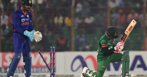রেকর্ড হারের লজ্জা থেকে বাঁচল বাংলাদেশ