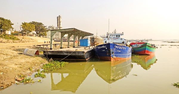 বাঘাবাড়ী-চট্টগ্রাম নৌরুট: নাব্যসংকটে ‘সারসংকট’