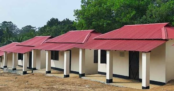 আশ্রয়ণের ঘর দেয়ার নামে টাকা নেয়ার অভিযোগ