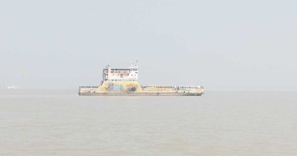 সাড়ে ৩ ঘণ্টা পর দৌলতদিয়া-পাটুরিয়া রুটে ফেরি চলাচল স্বাভাবিক
