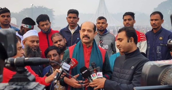দেশকে ভালোবাসলে শহর ময়লা করা যাবে না: মেয়র আতিক