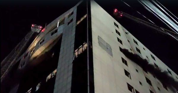 খাজা টাওয়ারে আগুন, ৮ জনকে জীবিত উদ্ধার